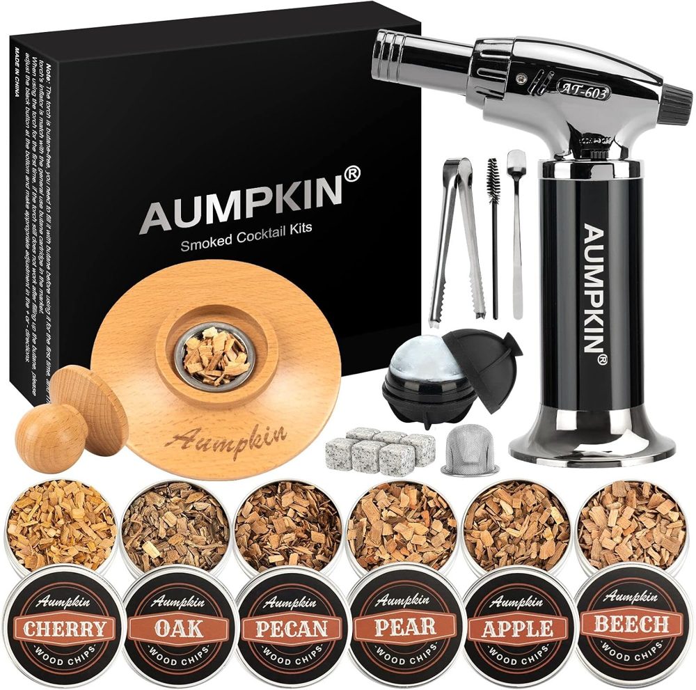 Cocktail smoker kit with torch and wood chips