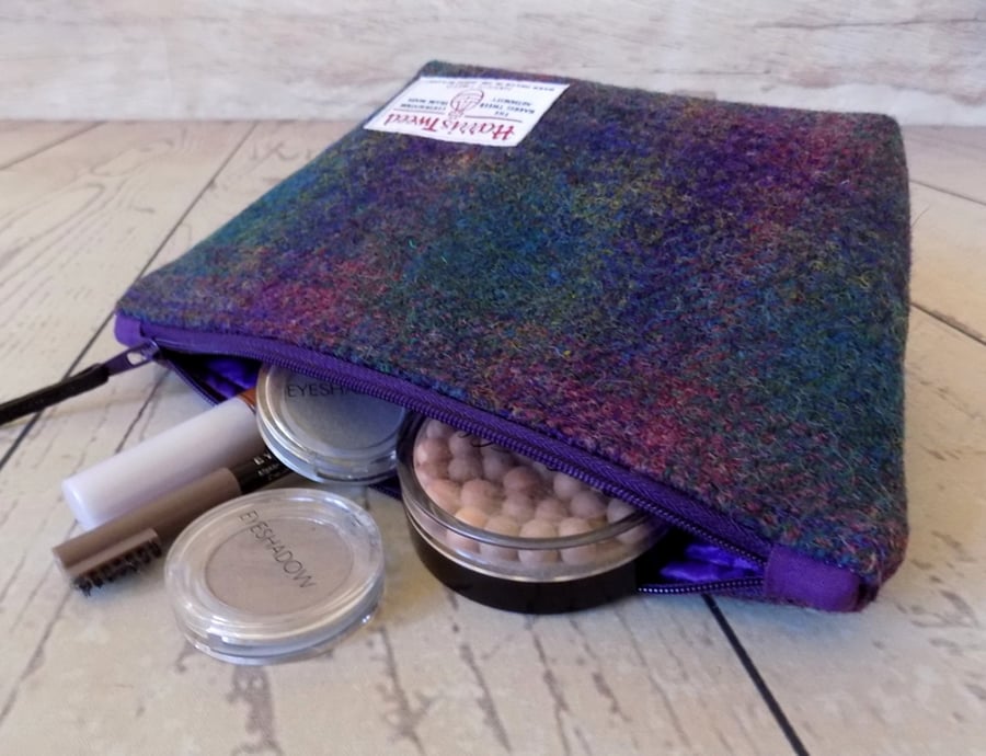 Harris Tweed make-up bag. Large size in deep purple and green tartan