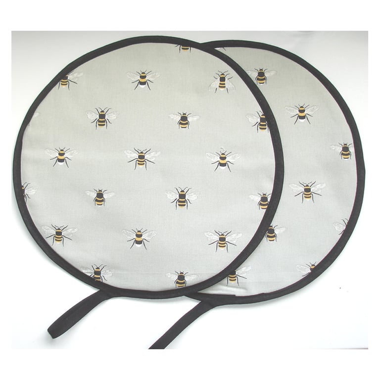 Pair of Aga Hob Lid Mats Pads Hats Round Covers With Loops Sophie Allport Bees
