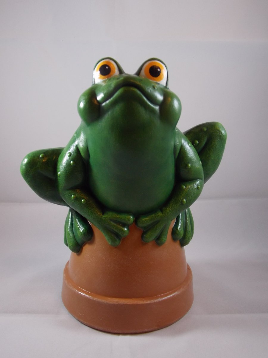 Ceramic Hand Painted Green Frog Toad Terracotta Plant Flower Pot Garden Ornament
