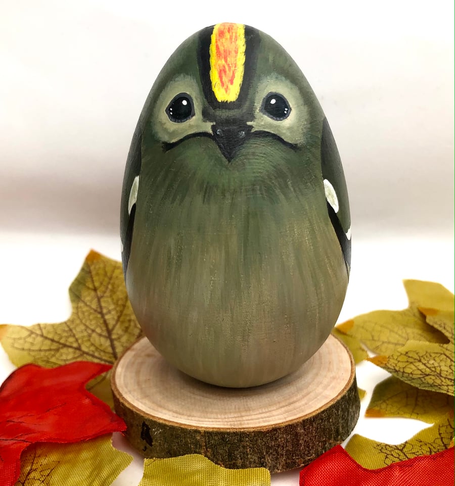 Goldcrest hand painted wooden egg ornament 