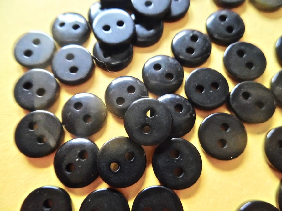 100 BLACK 9mm  Acrylic Buttons  2 holes