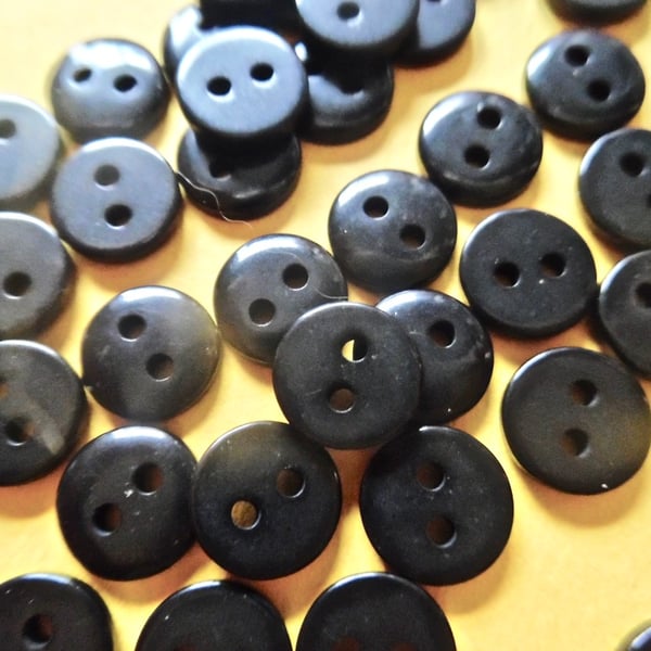 100 BLACK 9mm  Acrylic Buttons  2 holes