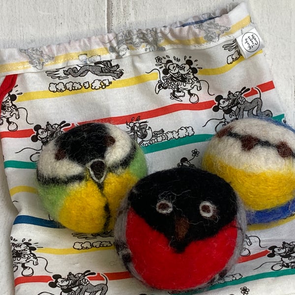 Wool tumble dryer balls. Energy saving and plastic free. Garden birds