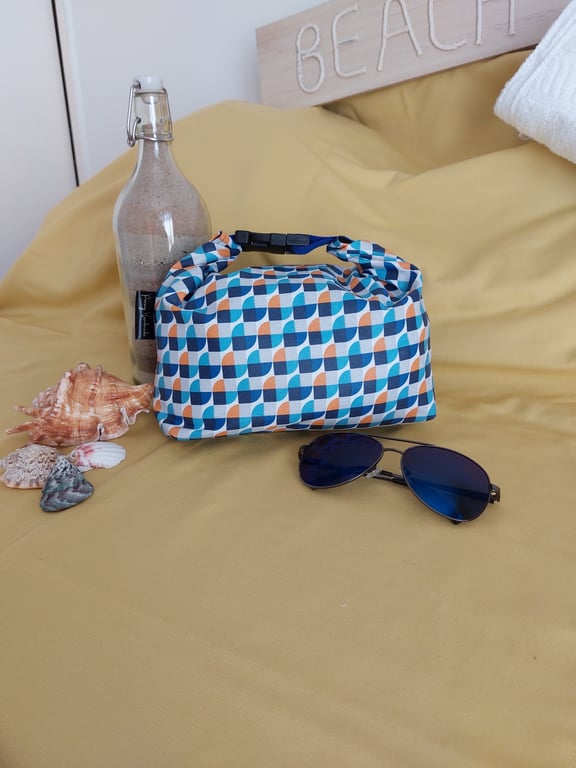 Small blue retro print drybag