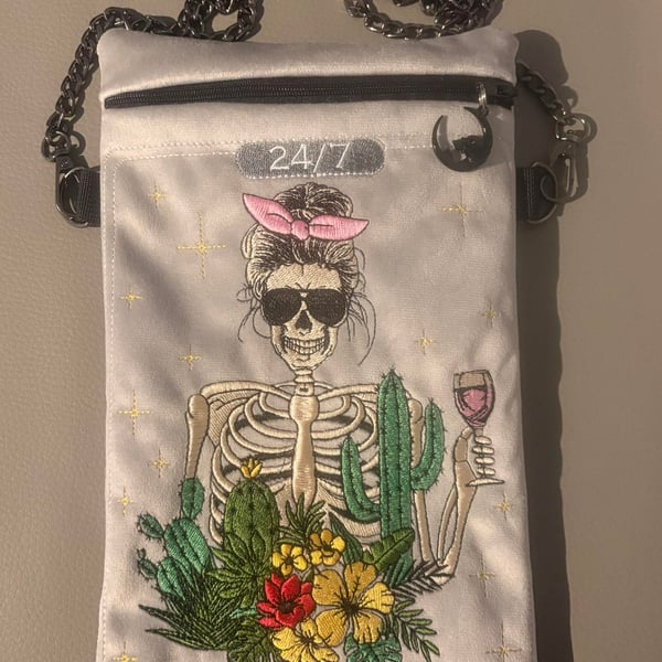 Embroidered Tarot inspired - The Mom  - Velour