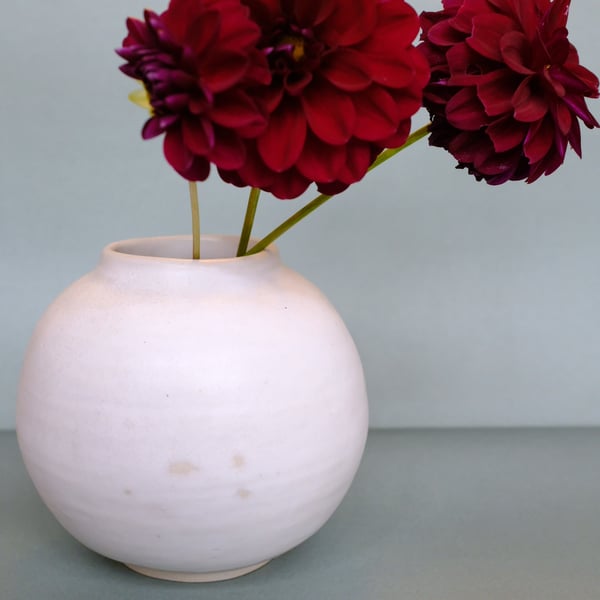 Round coiled vase