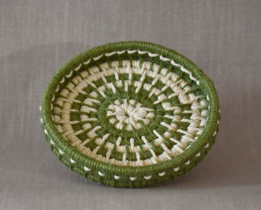 Apple Green & Off-white Medium Basket