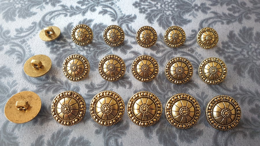 18mm 28L Decorative buttons Antique Gold Light weight