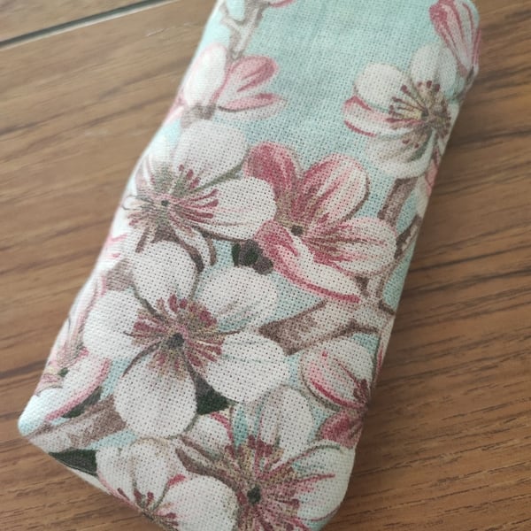 Tissue Holder Blue with Pink and White Flowers