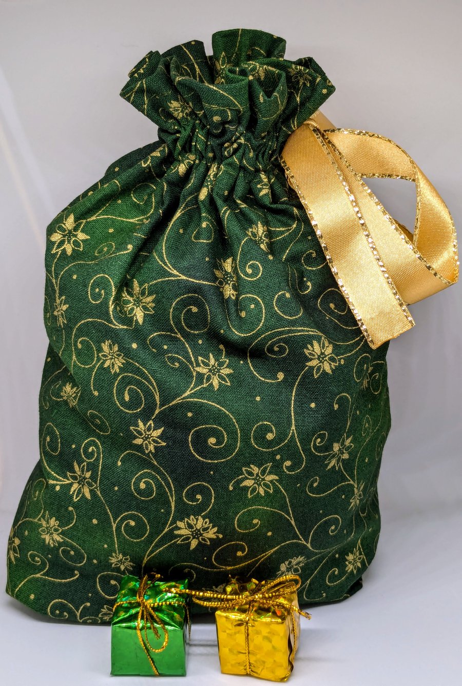 Christmas gift bag-medium