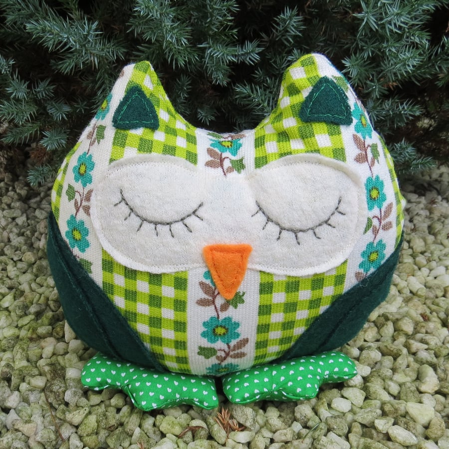 Sale!!!  Florence, a snoozy owl doorstop.  Retro 1970s fabric.  Owl bookend.