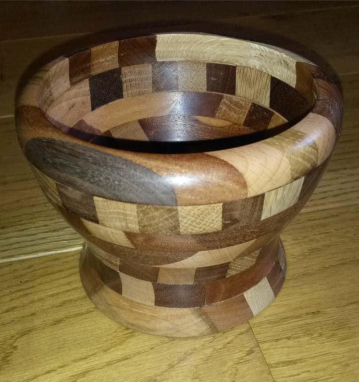 Random composite bowl, app 15 x 15 cm