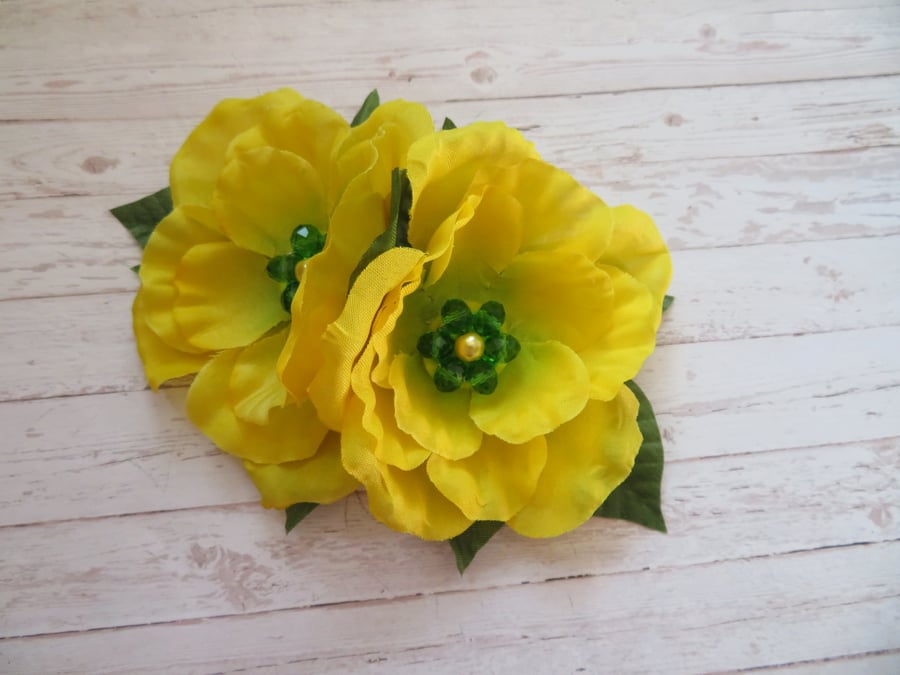 Bright Canary Yellow Rose Flower & Green Leaves Vintage Regency Style Hair Comb