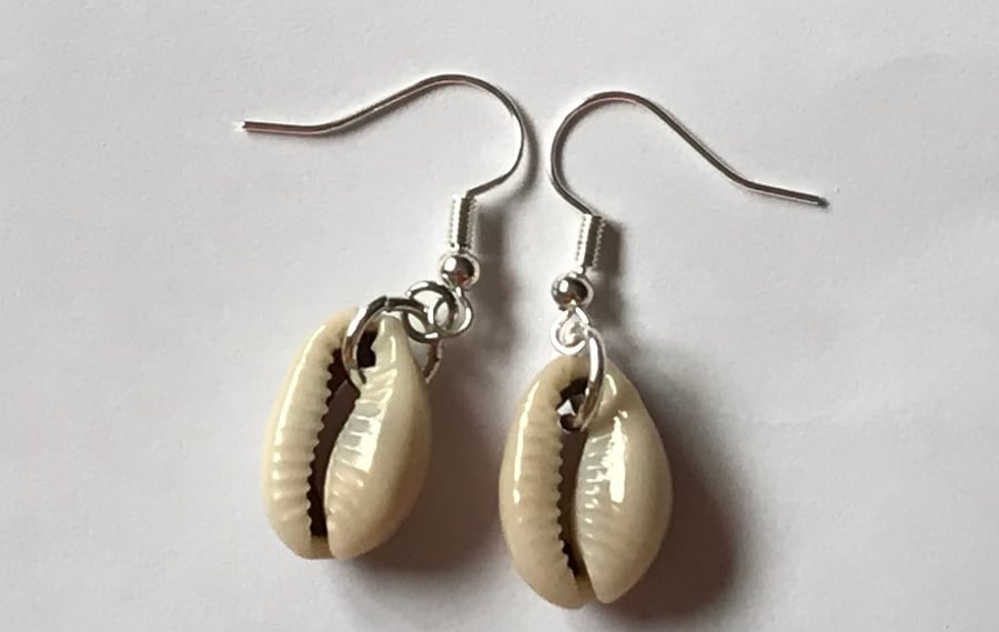 Beachy shell earrings
