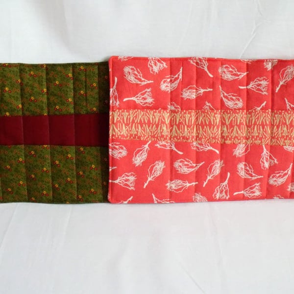 quilted crochet hook storage tool roll, peach sprig fabric