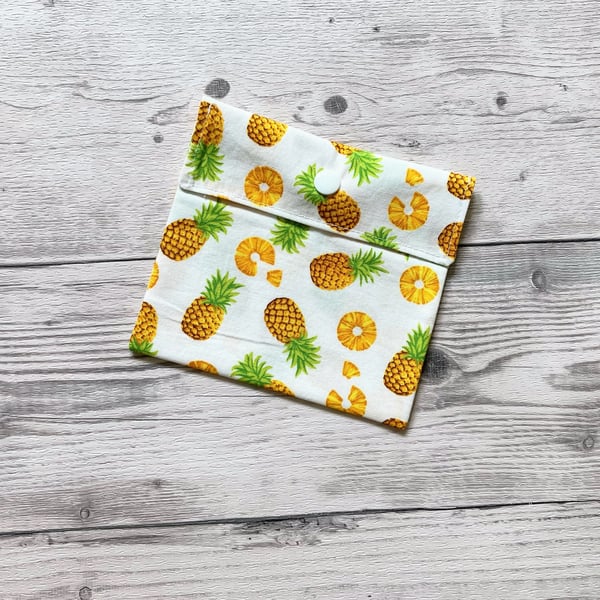 Discreet cotton fabric sanitary pouch. Pineapples.