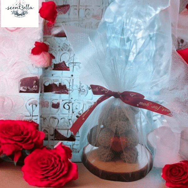 Cute Bear Valentine Candle – Tulle-Wrapped Romantic Gift 
