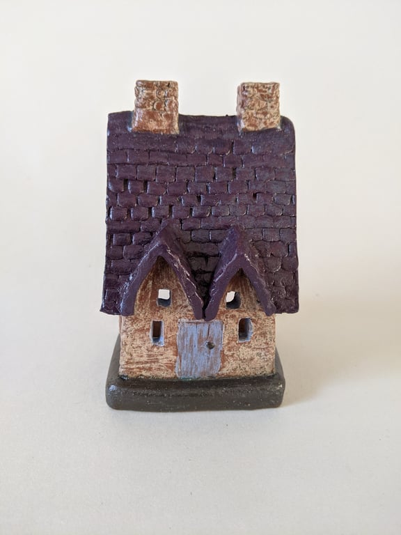  Cottage tealight holder