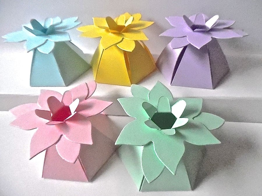 10 Pastel Flower Top Favour Boxes Gift Box, Weddings, baby shower