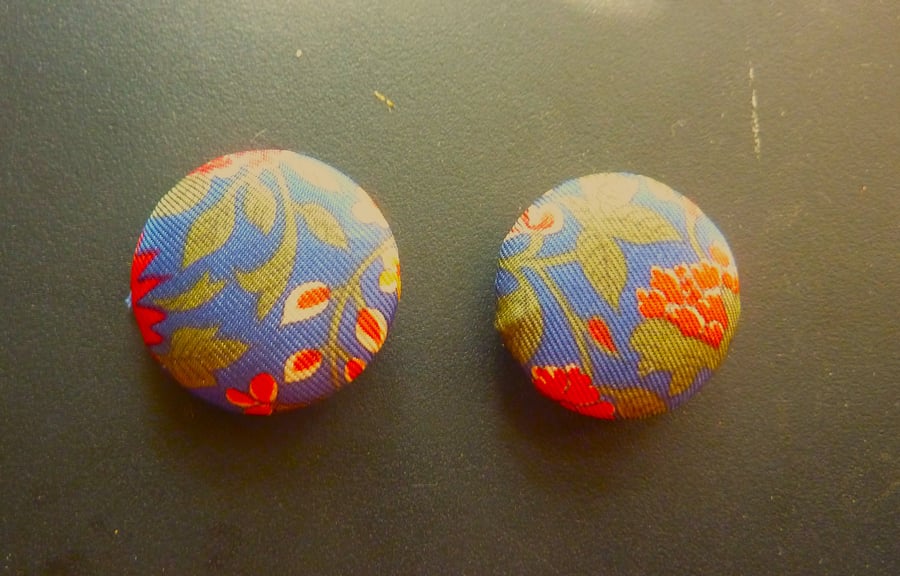 5  Silk Buttons Multicoloured Floral  Style 1ins 2.5cms 