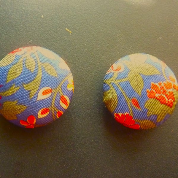 5  Silk Buttons Multicoloured Floral  Style 1ins 2.5cms 