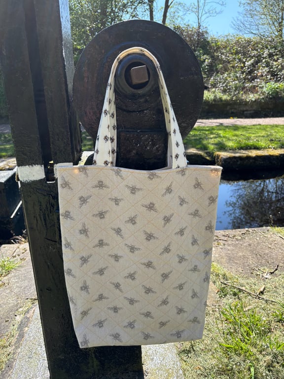 Summer Bees tote Shopper