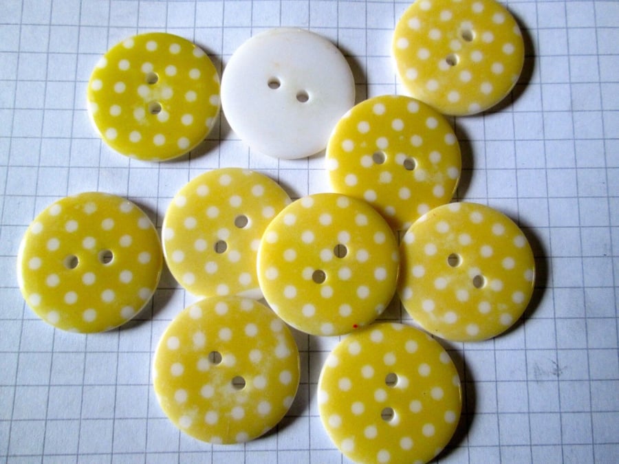 10 x  23mm YELLOW Polka Dot Spotty Buttons