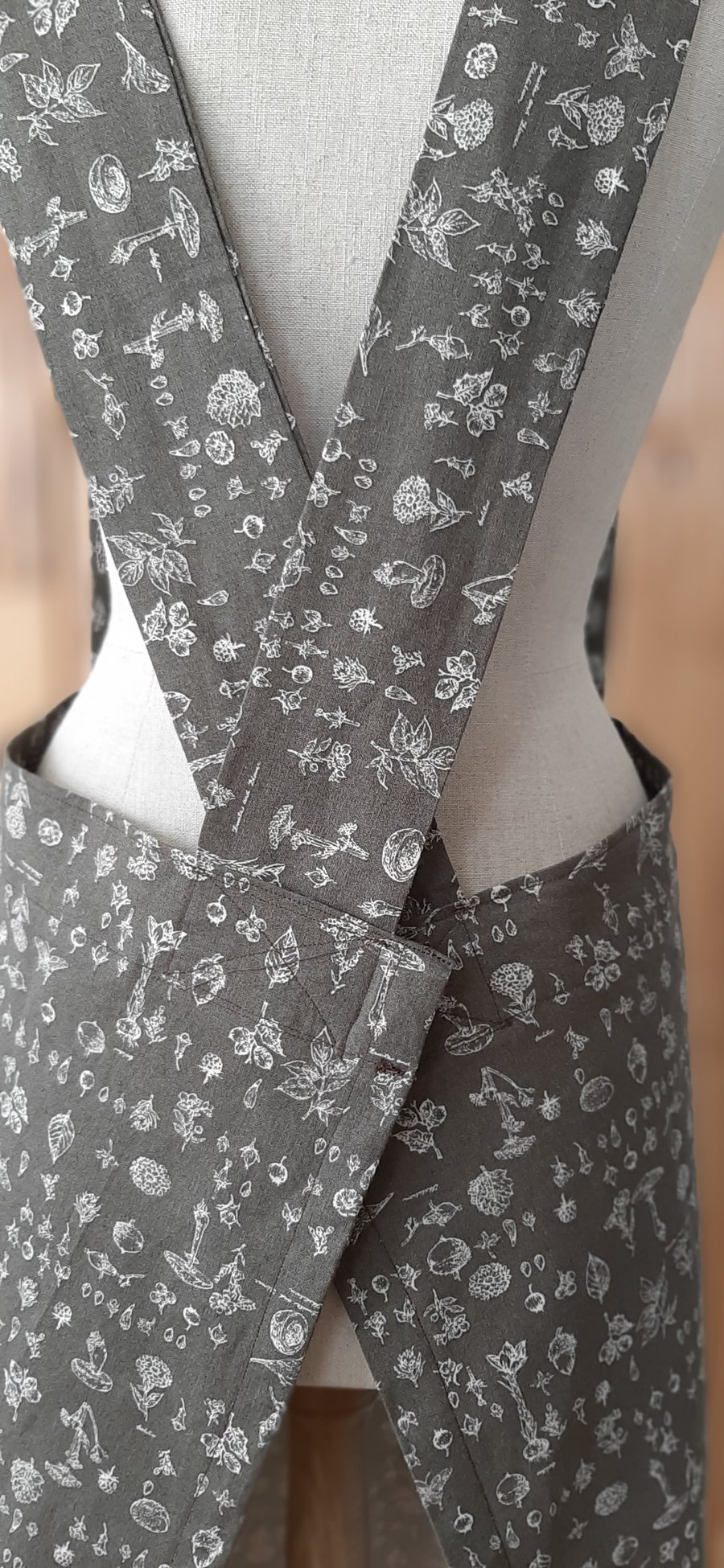 Linen medium sized apron 