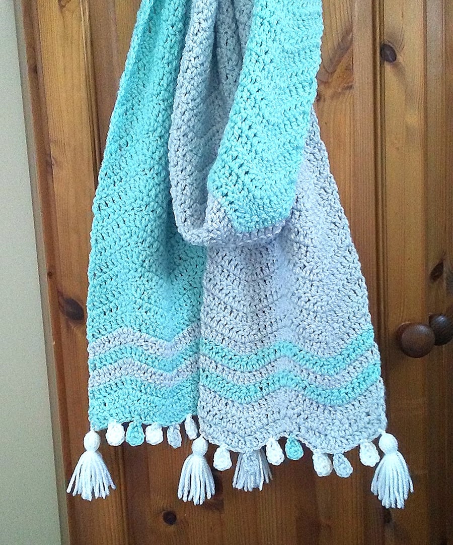 Ripples & Raindrops scarf pattern