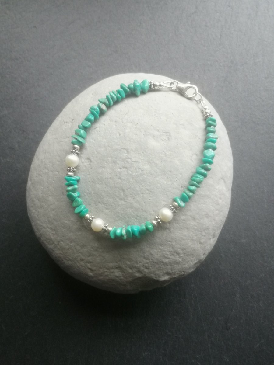 Turquoise chip, pearl and sterling silver bracelet