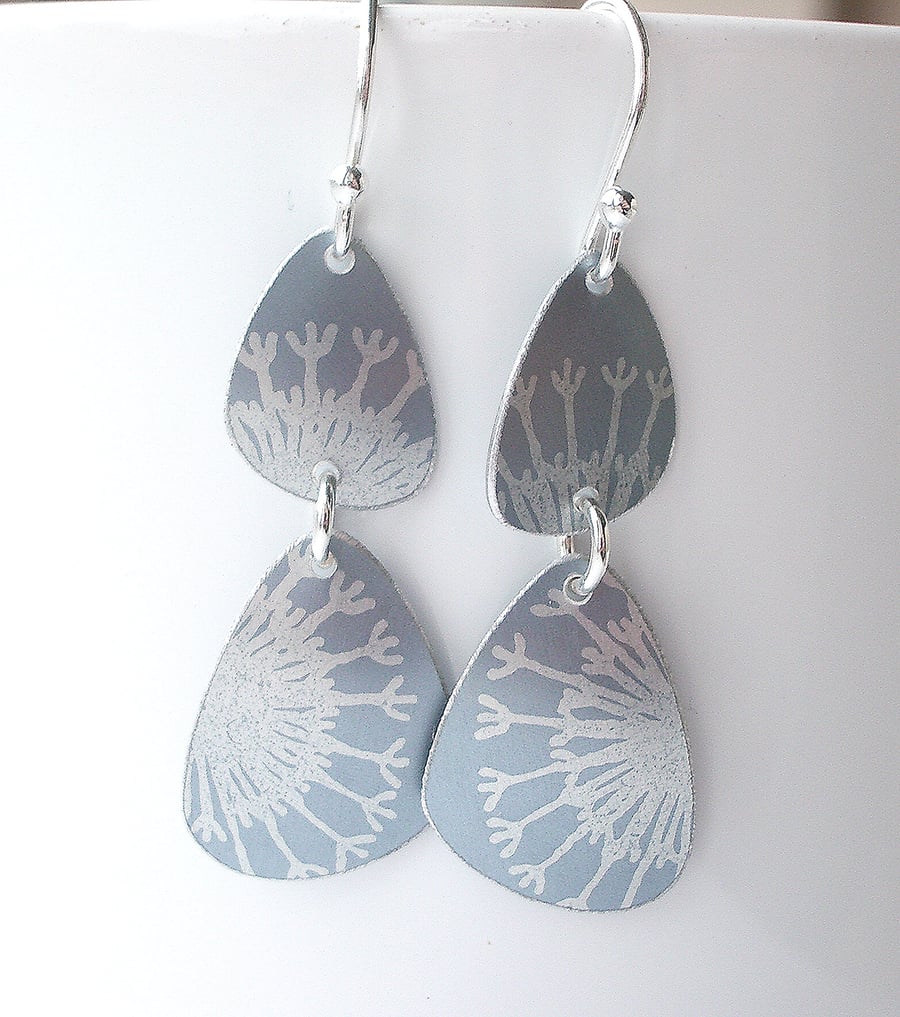 Pebble shaped mid century style silver drop seed head earrings