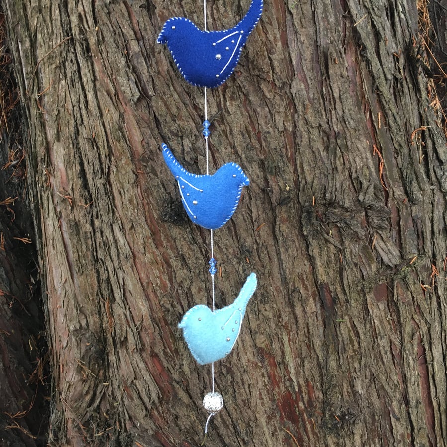 String of 3 felt birds, blue
