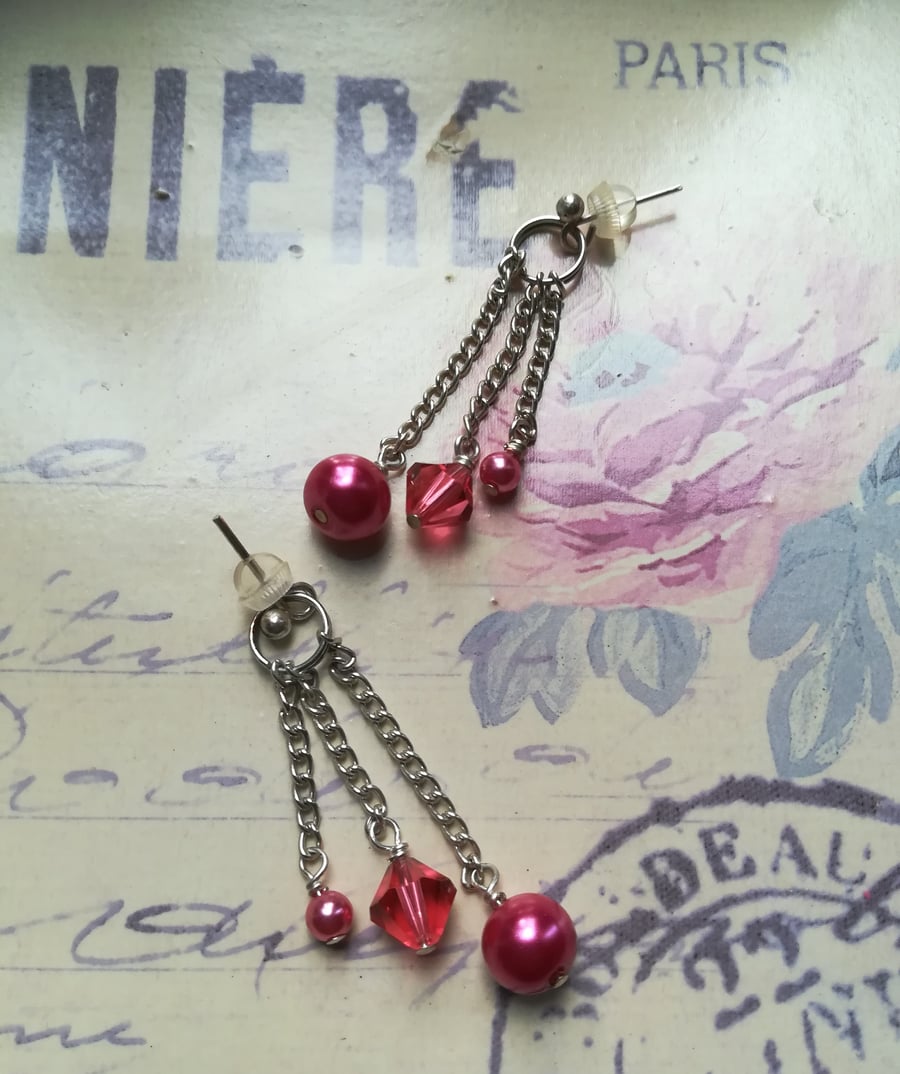 Hanging earrings – Swarovski Indian Pink Crystal bicones & glass pearl beads