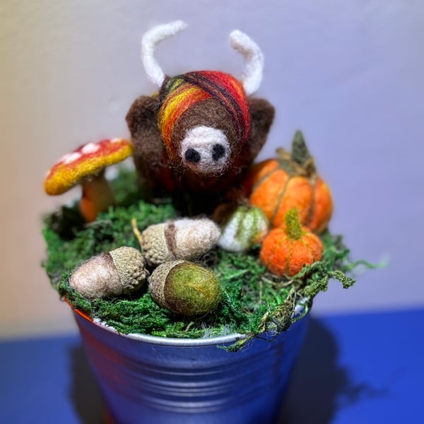 Autumn Highland cow piece 