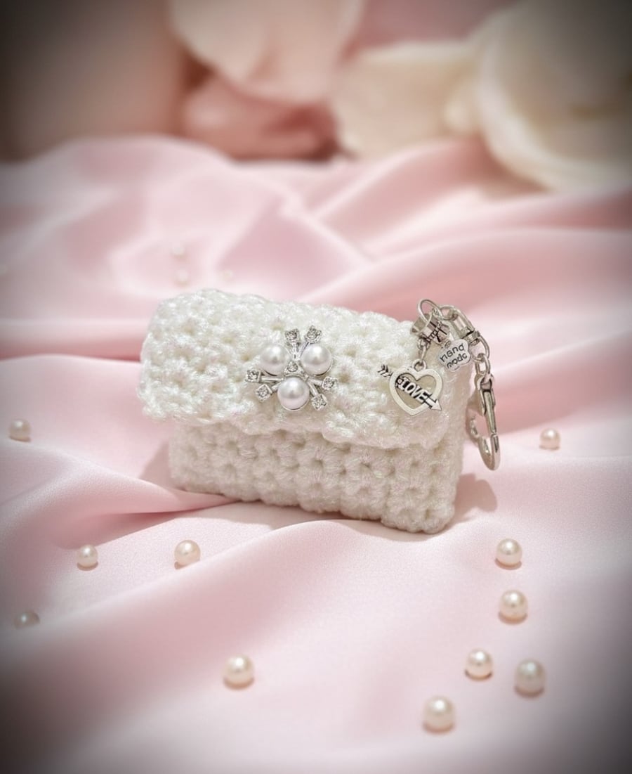 Handmade Mini Crochet Bag – Elegant White Purse with Pearls and Rhinestone Brooc