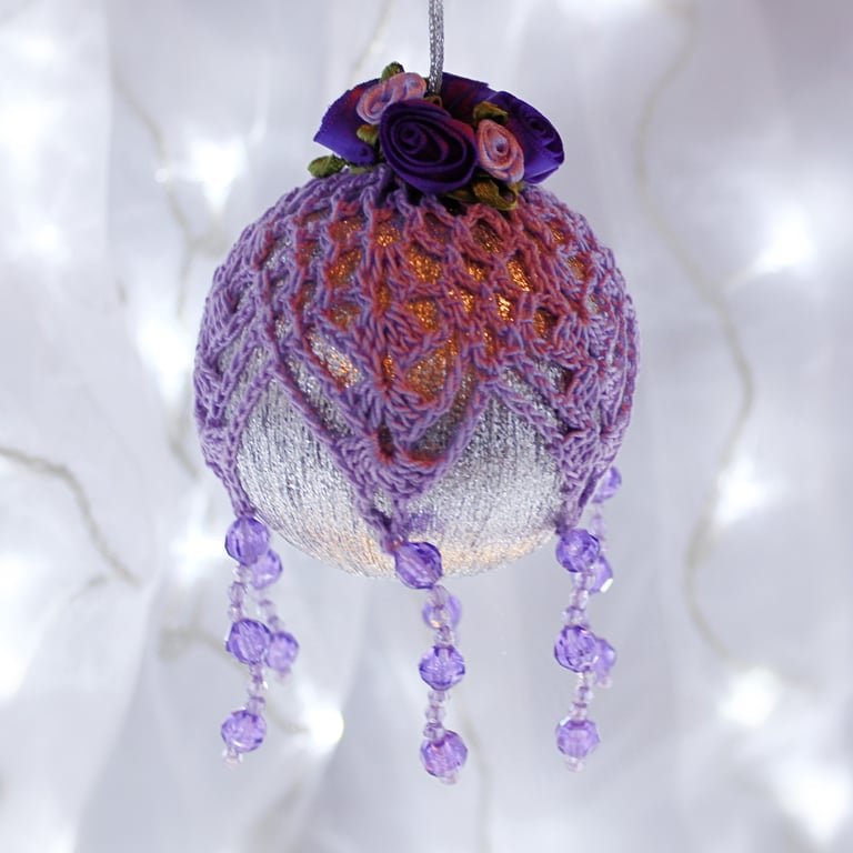 Christmas bauble silver and lilac crochet lace vintage style, D4