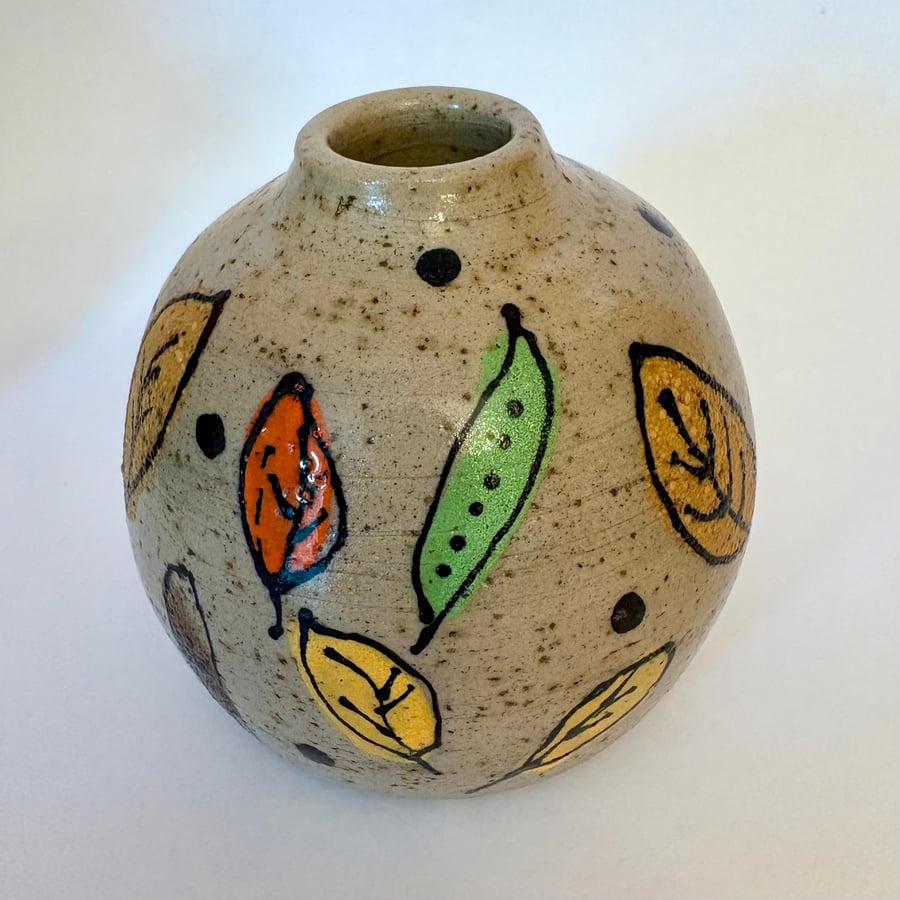 HAND DECORATED CERAMIC LEAF BUDVASE