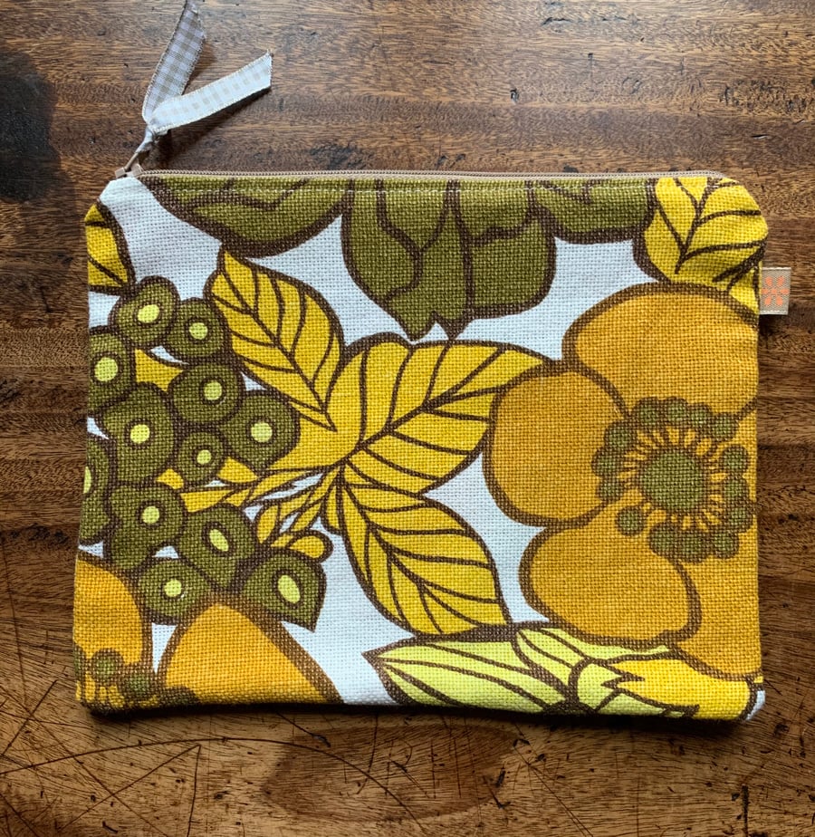 Retro Floral zip pouch
