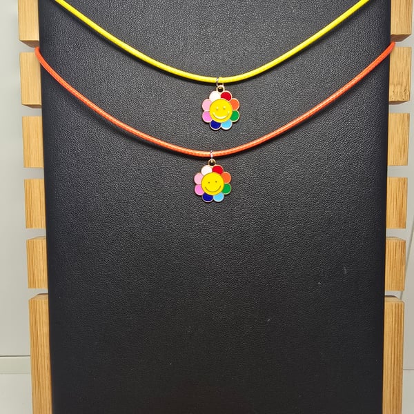 Kids necklace - Smiling flower - Yellow or orange cord