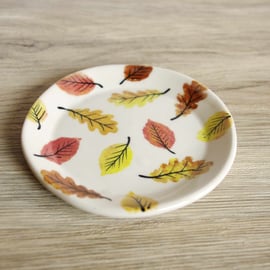 Small Circle Dish - Autumn Colours Beech and Oak Leaves, Pattern