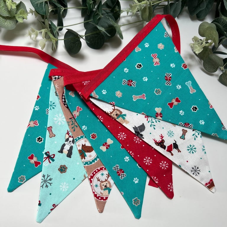 Handmade Fabric Bunting 7 Flags - Dogs at Christmas 