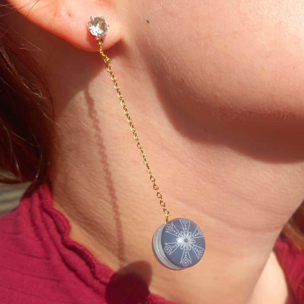 Dropping Snowflake Globe Earring Diamond Stud Earrings