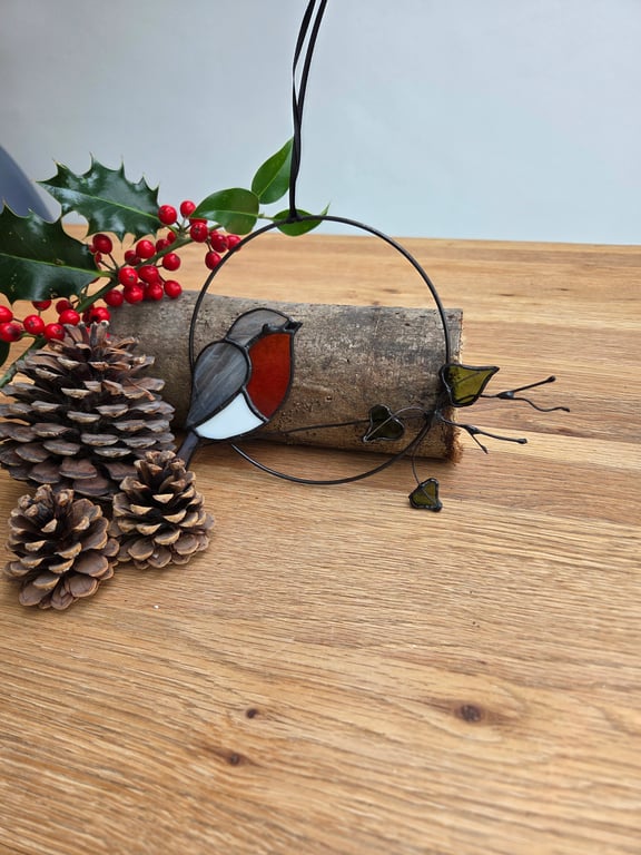 Handcrafted Stained Glass Robin Wreath Contemporary Bird Wall Art Decoration