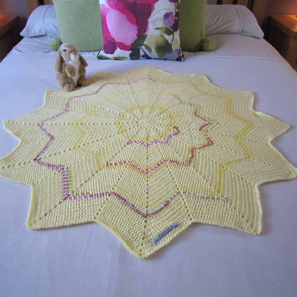 Crochet baby blanket, Lemon Baby Blanket, baby girl, newborn. Star Shape
