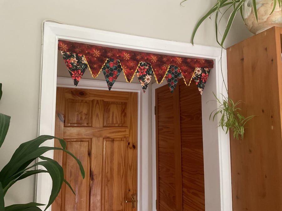 LUXURY CHRISTMAS BUNTING DOOR PELMET VALENCE CURTAIN BANNER 76 cms x 20cm no 1 