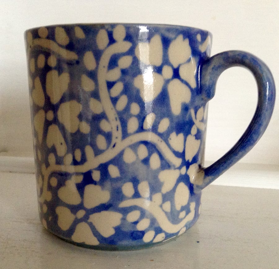 Mug in blue and cream stoneware