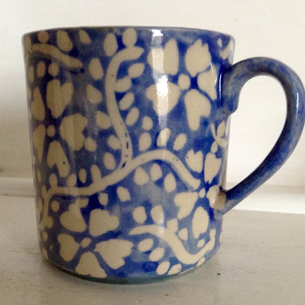 Mug in blue and cream stoneware