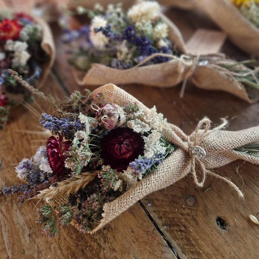 Mini dried flower bouquet - burgandy