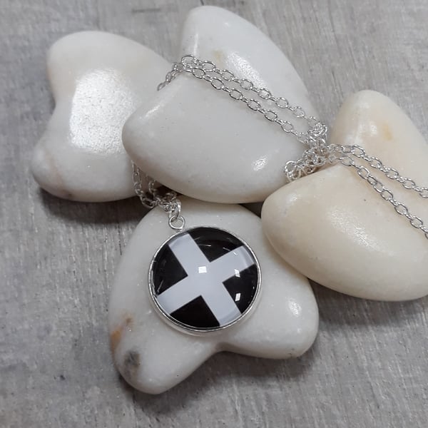 SPP02 St Piran's Cornish flag pendant and chain